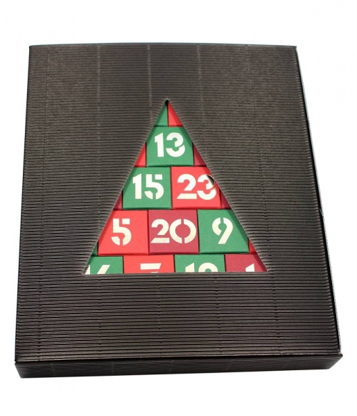 Adventskalender rot/grün/weinrot, Karton mit silbernen Zahlen für 24 Trüffel/Pralinen von ca. 3,5cm, Tannenform